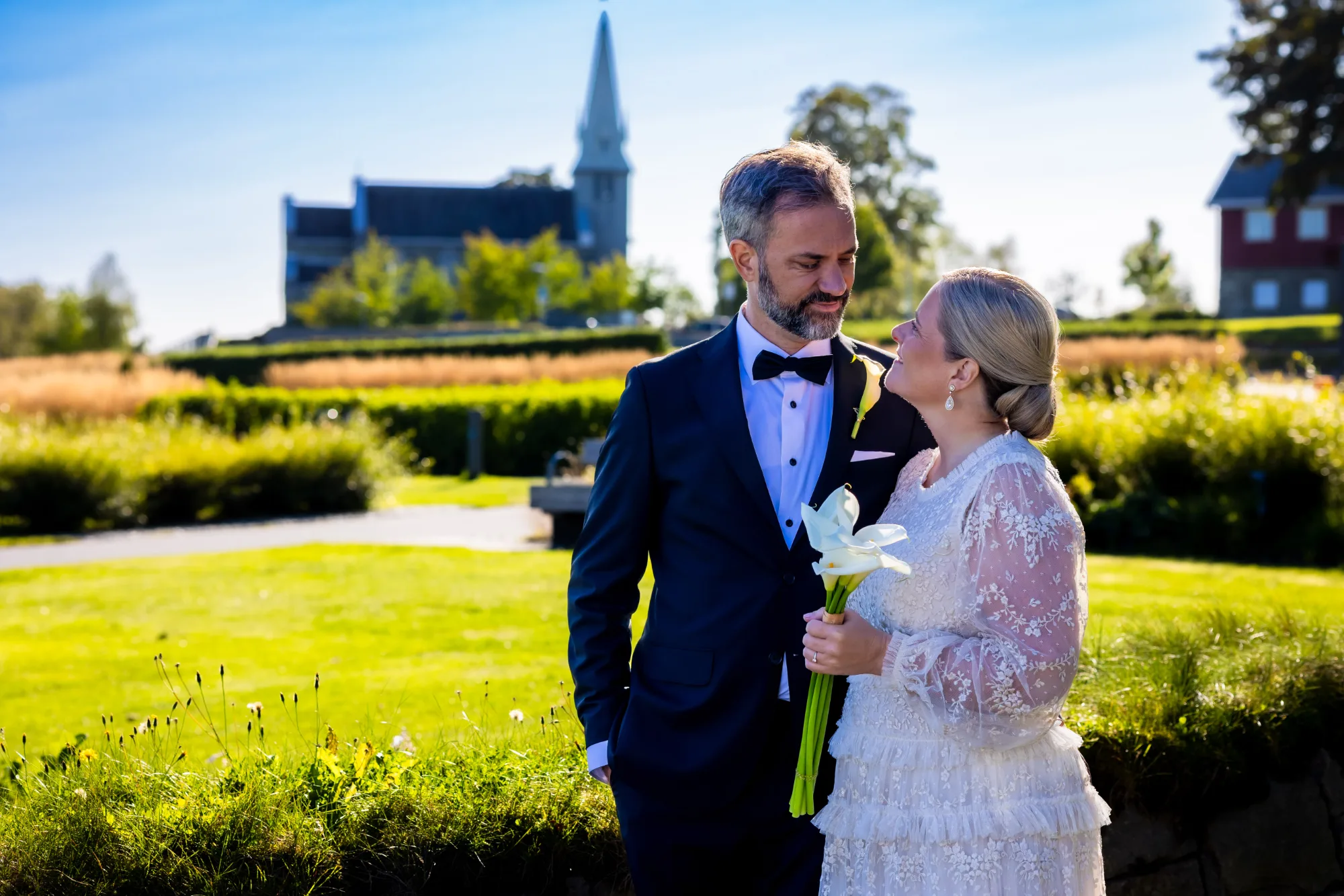 Bryllupsbilde fra Ina & Stein Olav, fotografert av Marte Bjørgum