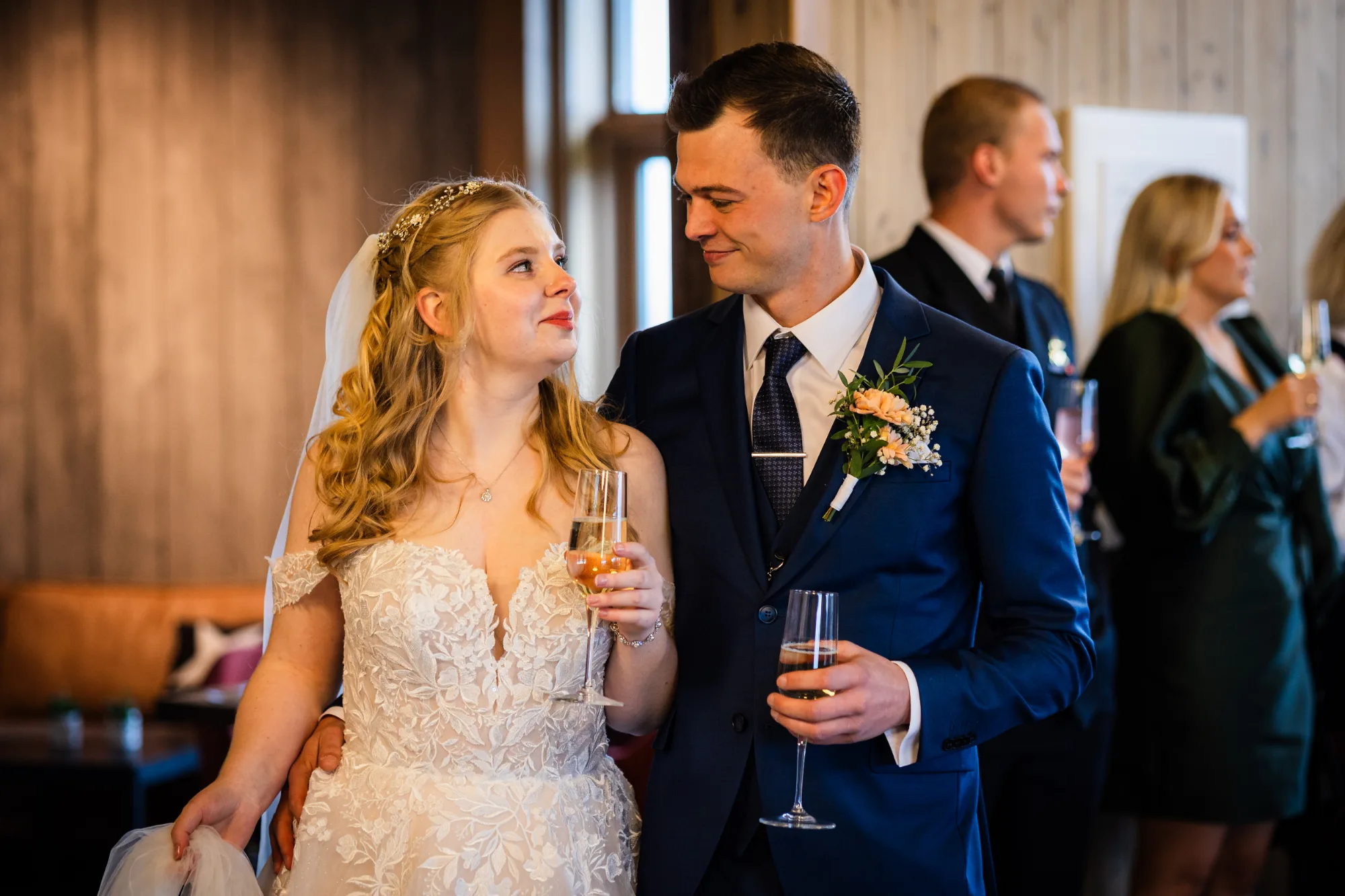Bryllupsbilde fra Ranveig & Fredrik, fotografert av Marte Bjørgum
