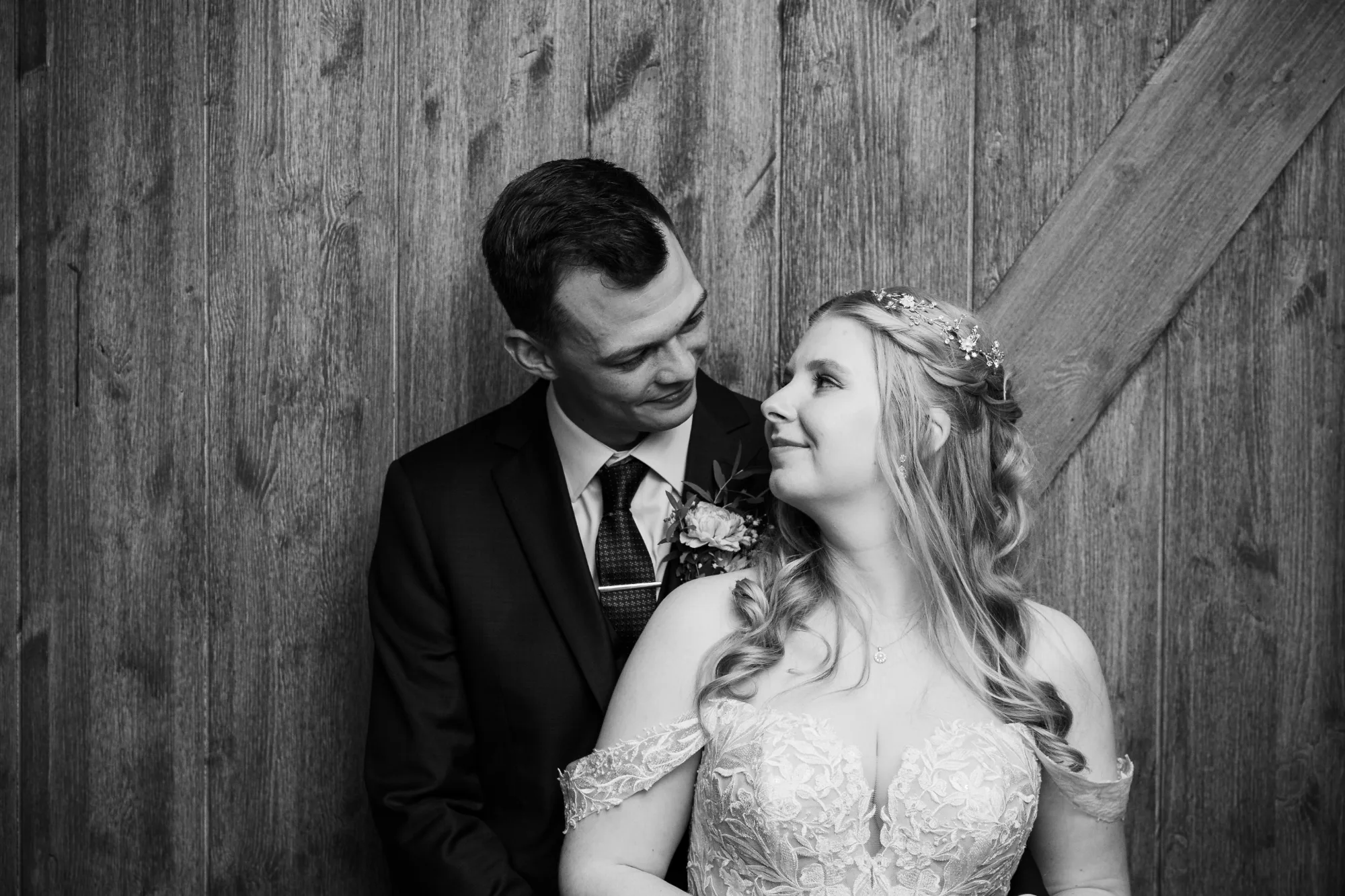 Bryllupsbilde fra Ranveig & Fredrik, fotografert av Marte Bjørgum