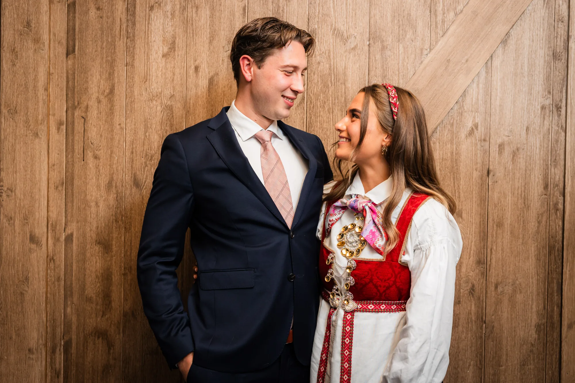 Bryllupsbilde fra Ranveig & Fredrik, fotografert av Marte Bjørgum
