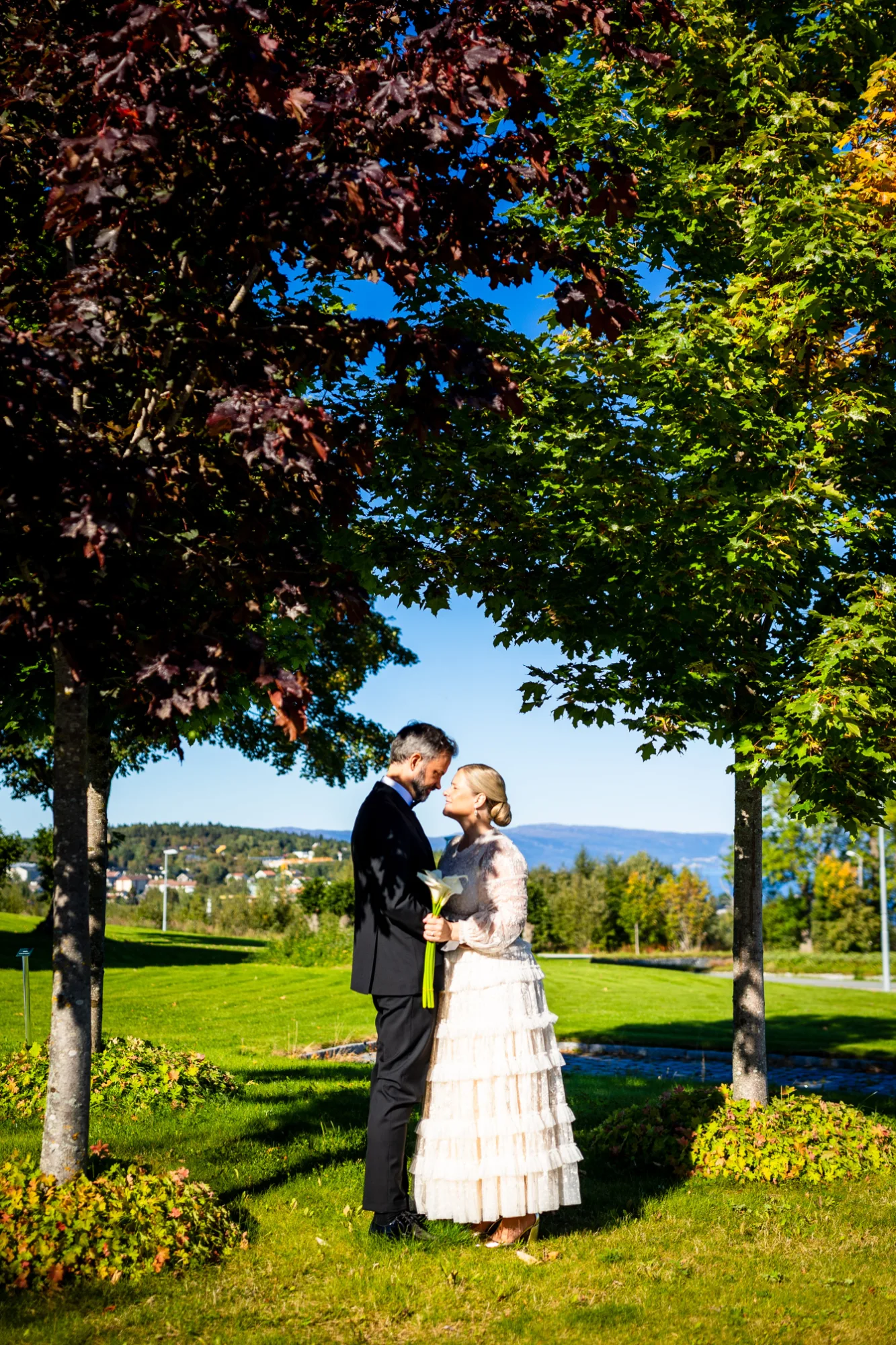 Bryllupsbilde fra Ina & Stein Olav, fotografert av Marte Bjørgum