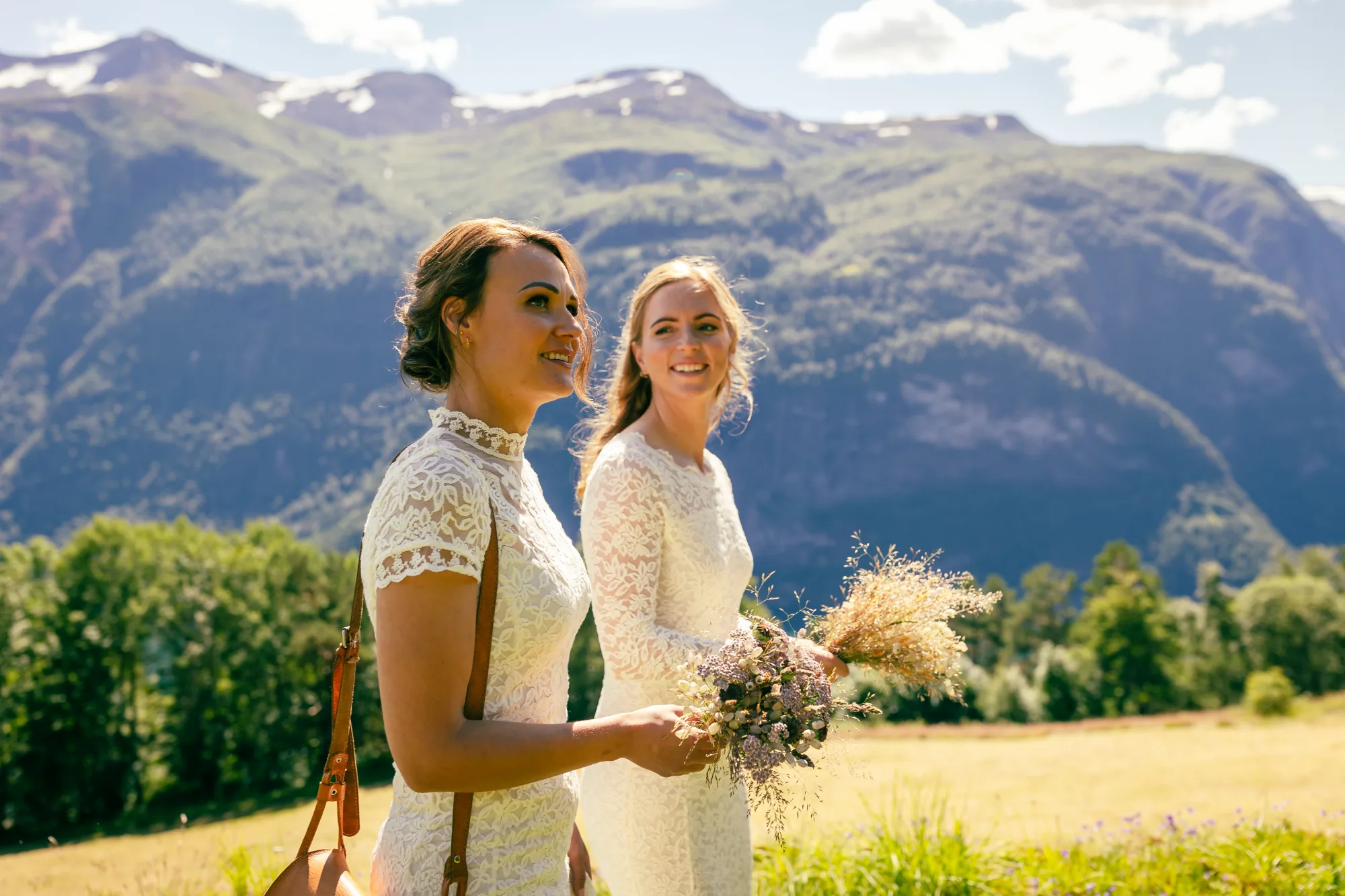Bryllupsbilde fra Malin & Sarah, fotografert av Marte Bjørgum
