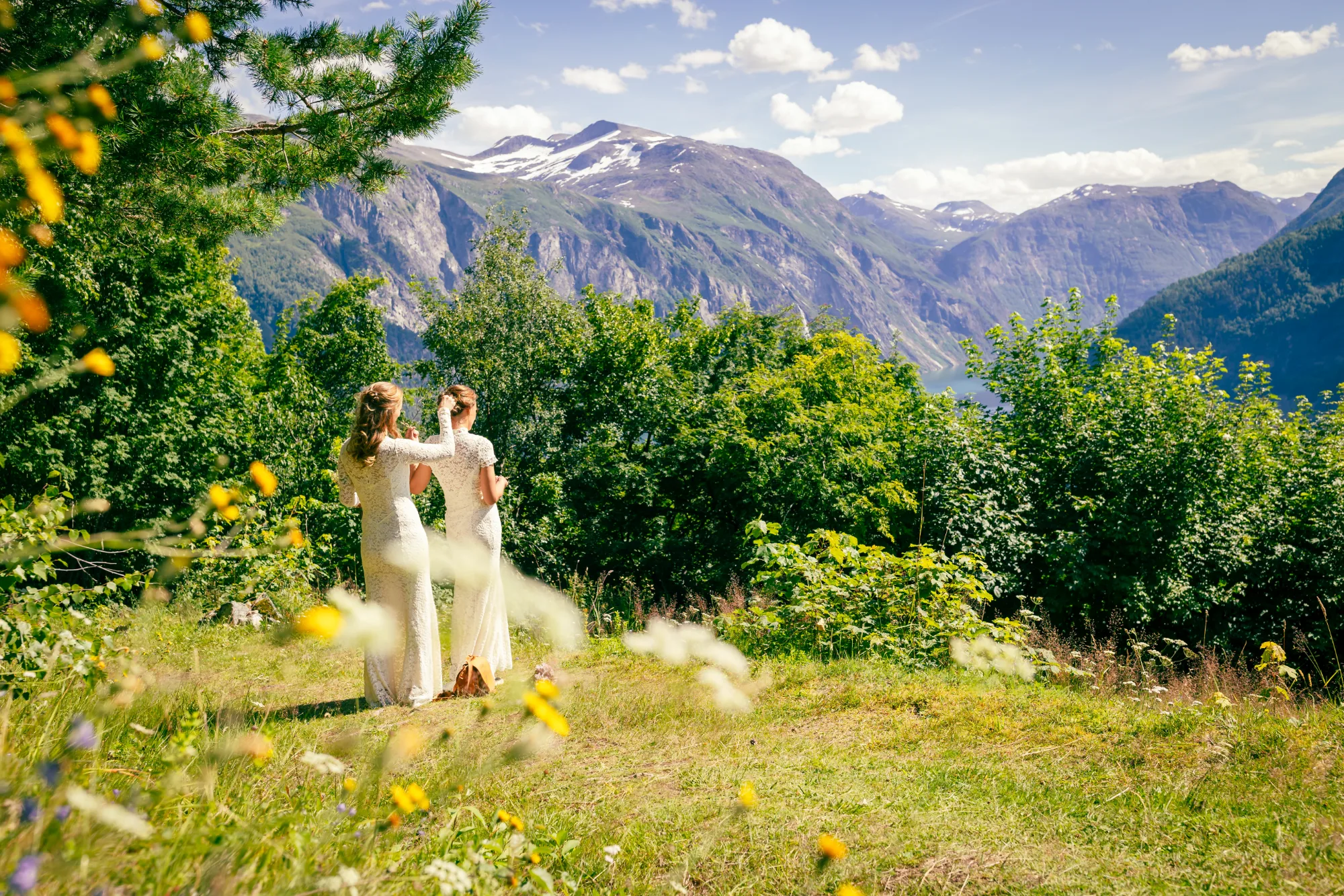 Bryllupsbilde fra Malin & Sarah, fotografert av Marte Bjørgum