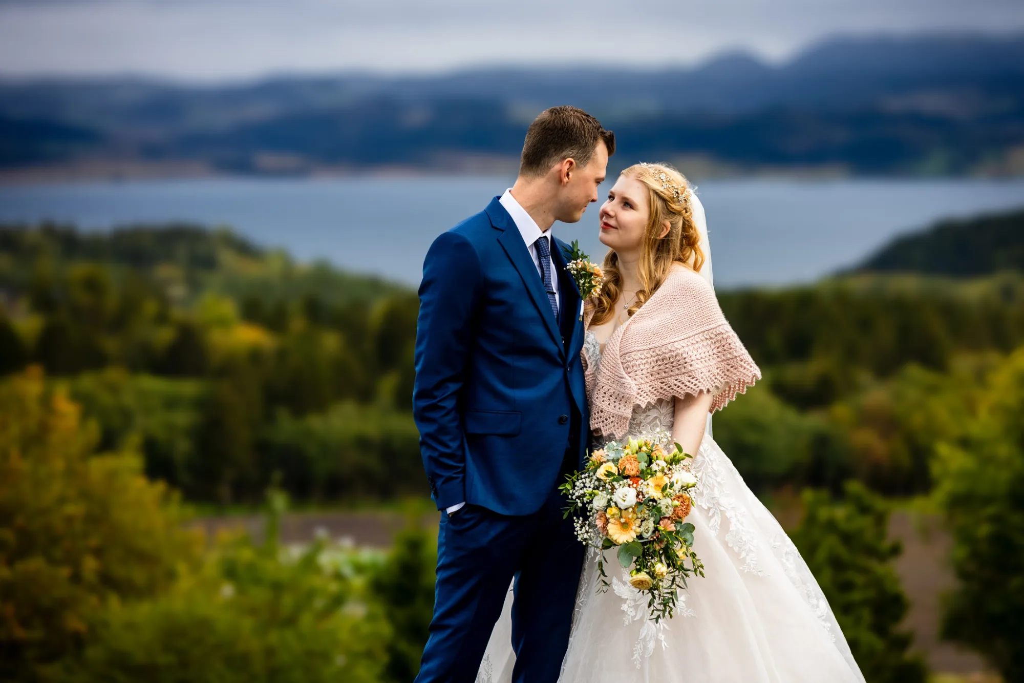 Bryllupsbilde fra Ranveig & Fredrik, fotografert av Marte Bjørgum