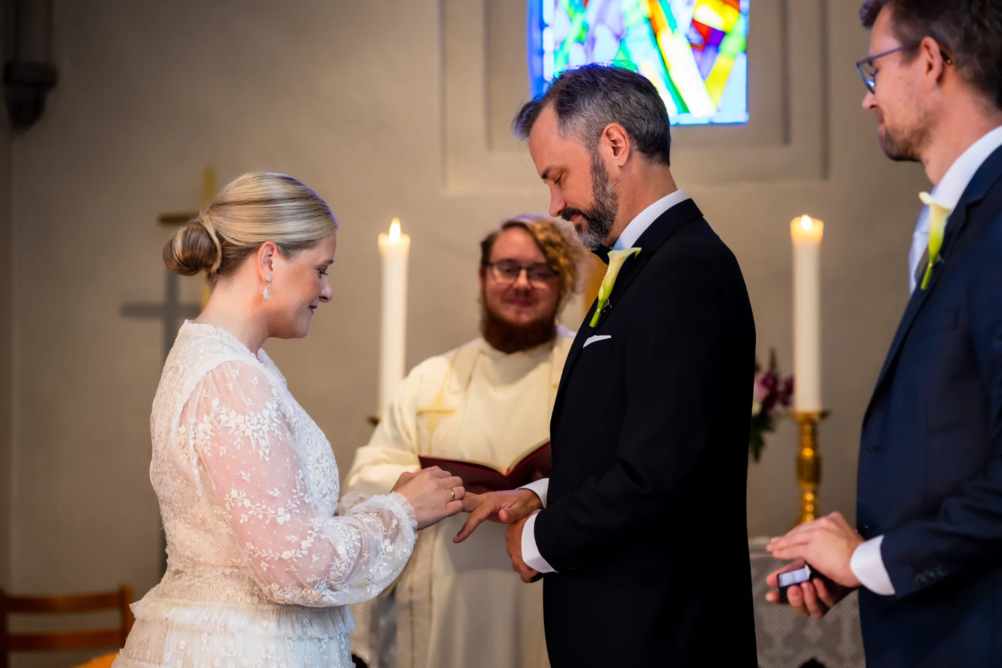 Bryllupsbilde fra Ina & Stein Olav, fotografert av Marte Bjørgum