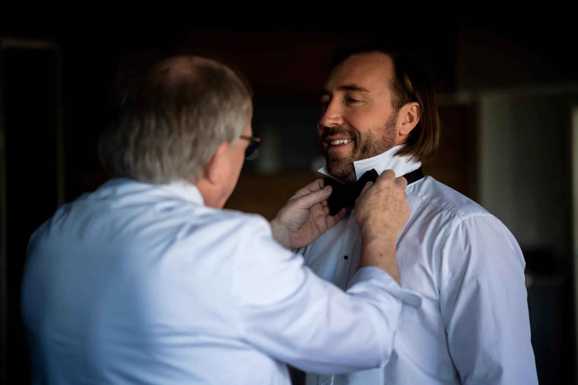 A moment from a wedding day, photographed by Marte Bjørgum