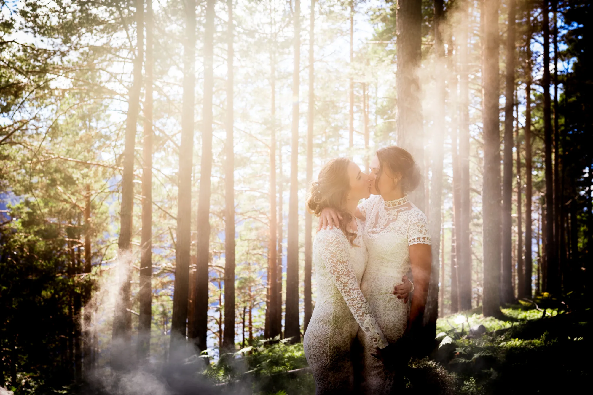 Bryllupsbilde fra Malin & Sarah, fotografert av Marte Bjørgum
