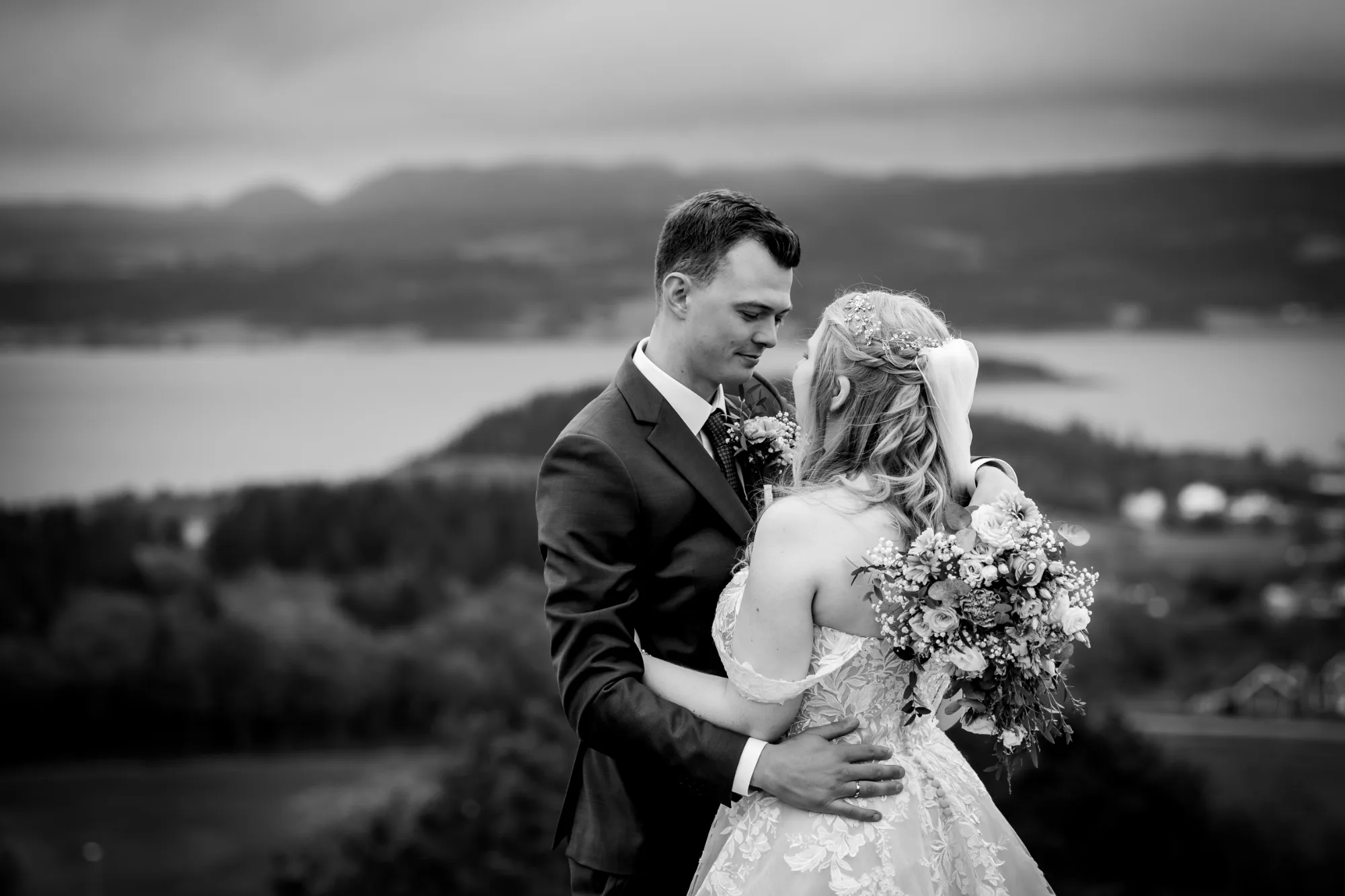 Bryllupsbilde fra Ranveig & Fredrik, fotografert av Marte Bjørgum